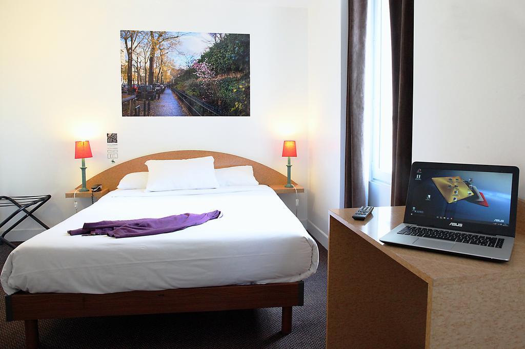 Hotel De La Tour ปารีส ภายนอก รูปภาพ